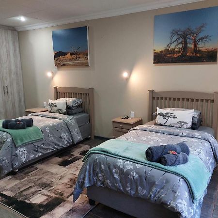 Wisteria Lane Guesthouse Postmasburg Extérieur photo