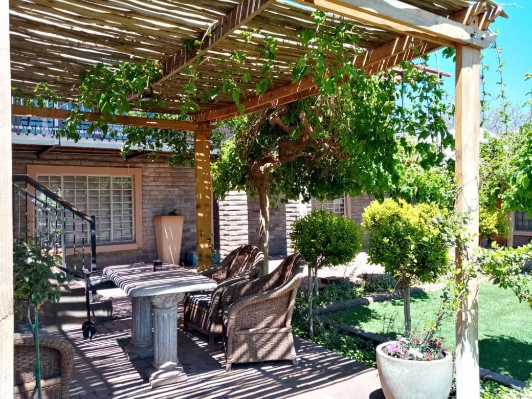 Wisteria Lane Guesthouse Postmasburg Extérieur photo