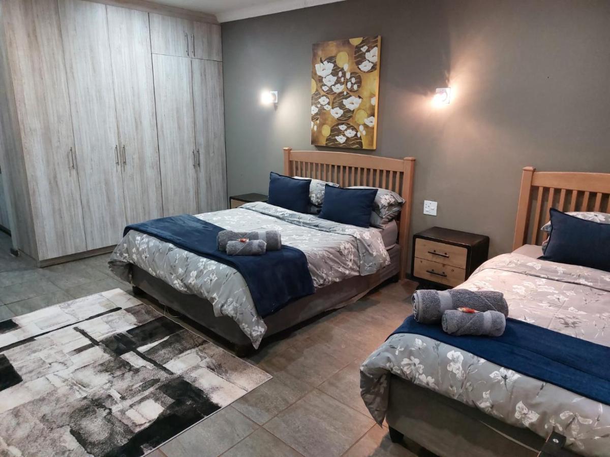 Wisteria Lane Guesthouse Postmasburg Extérieur photo
