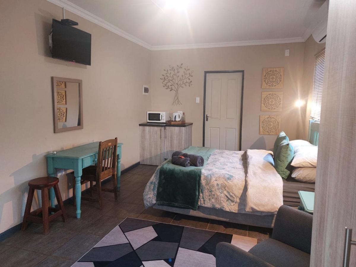 Wisteria Lane Guesthouse Postmasburg Extérieur photo