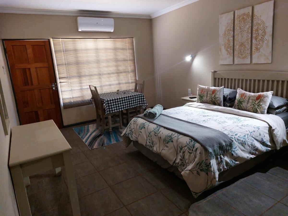 Wisteria Lane Guesthouse Postmasburg Extérieur photo